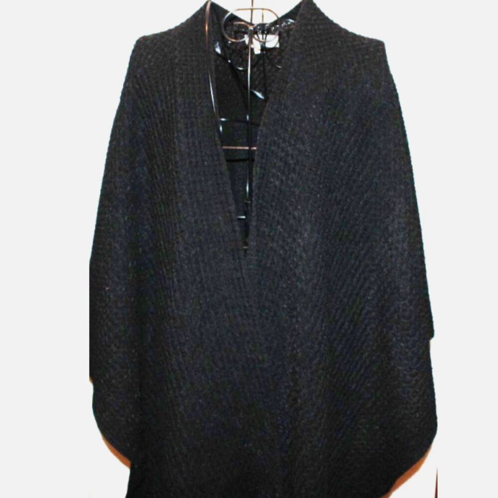 LOFT Outlet Women's Black Open Front Poncho Wrap O/S Fringed Shawl Acrylic Knit